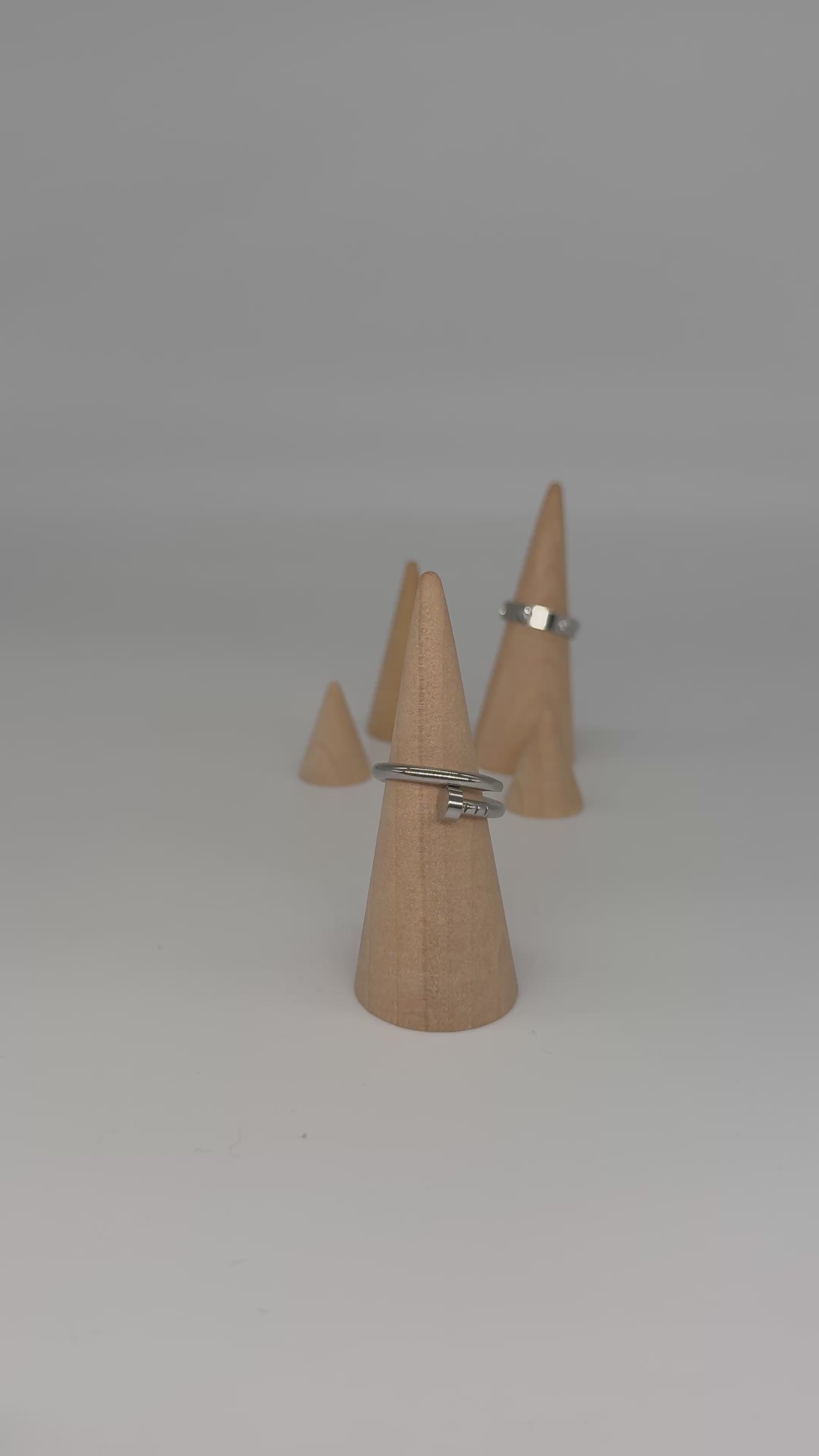 Edelstahlring im Nageldesign